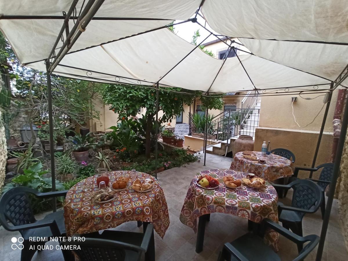 B&B Il Melograno Antico Con Terrazza E Giardino Agrigento Eksteriør billede