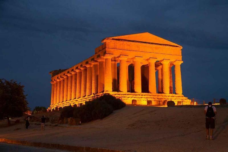 B&B Il Melograno Antico Con Terrazza E Giardino Agrigento Eksteriør billede