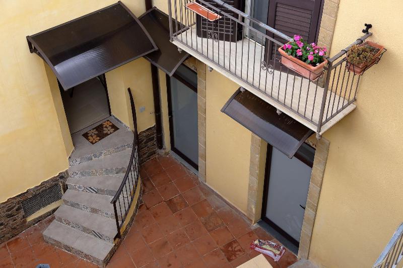 B&B Il Melograno Antico Con Terrazza E Giardino Agrigento Eksteriør billede