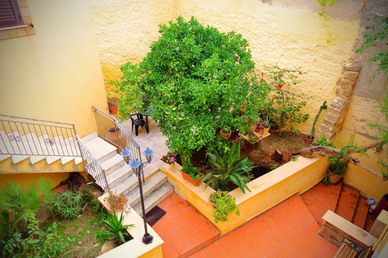 B&B Il Melograno Antico Con Terrazza E Giardino Agrigento Eksteriør billede