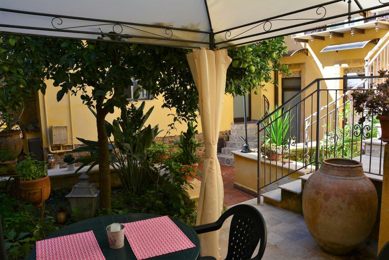 B&B Il Melograno Antico Con Terrazza E Giardino Agrigento Eksteriør billede